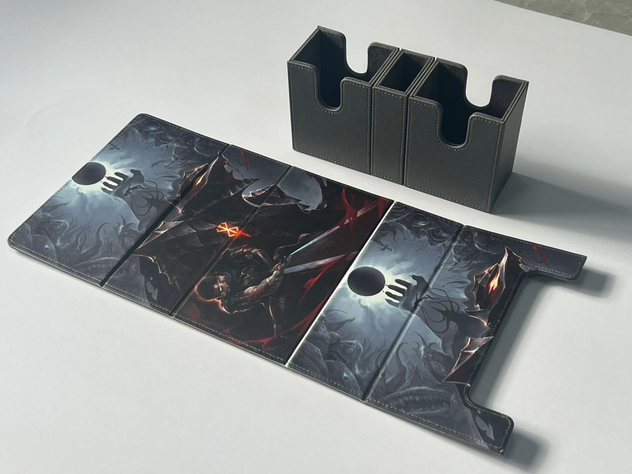 The Struggler: Dueling Guard Elite Deckbox
