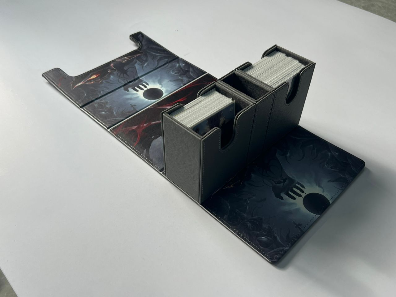 The Struggler: Dueling Guard Elite Deckbox